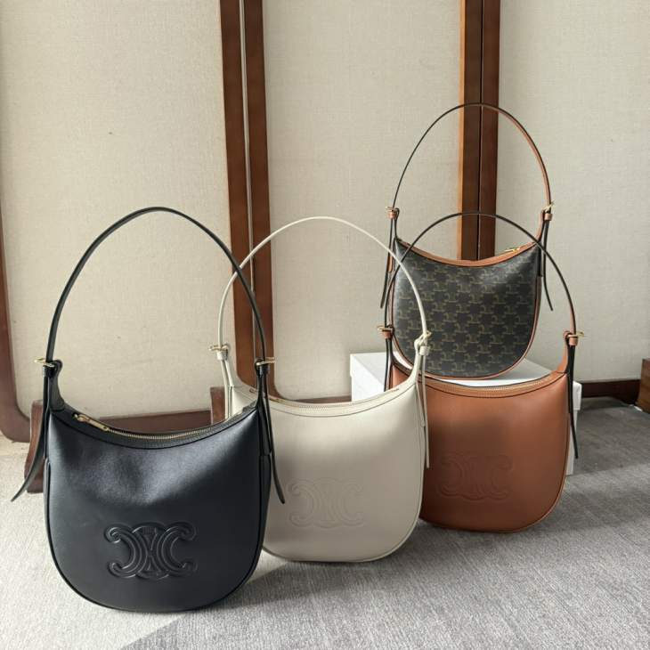 Picture of Celine Handbags _SKUfw225667133fw